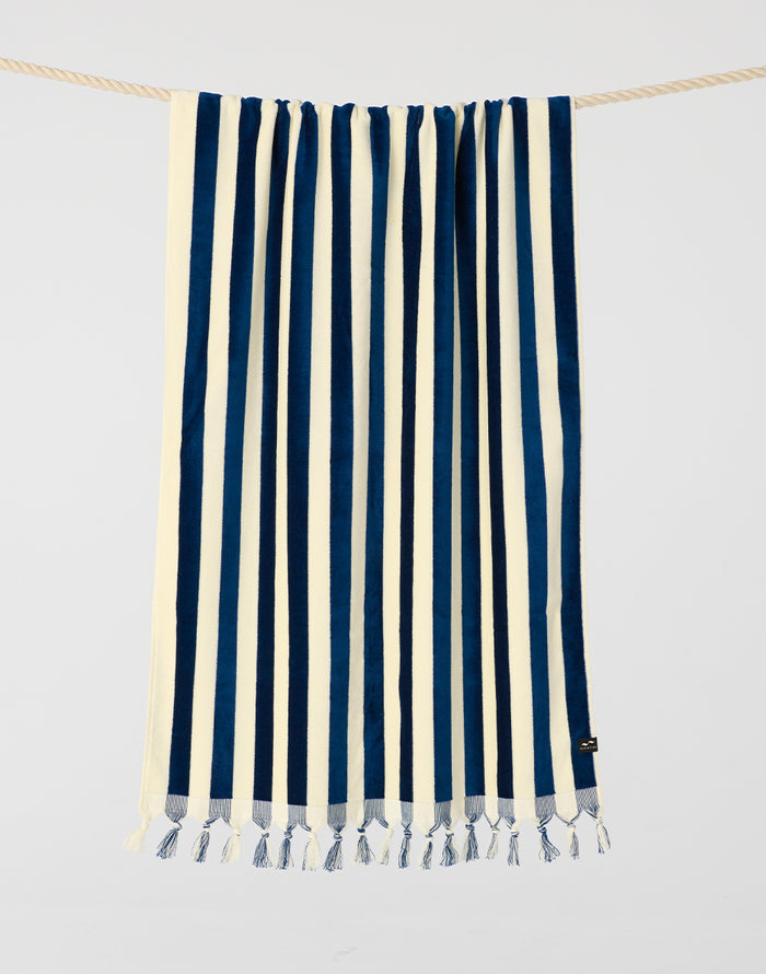 Cabana Fringe Premium Woven Towel: Deep Pool