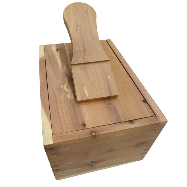 SHOE CARE GIFT HAMPER 3 CEDAR, Shoe Care, EURO LEATHERS, Logues Shoes - Logues Shoes.ie Since 1921, Galway City, Ireland.