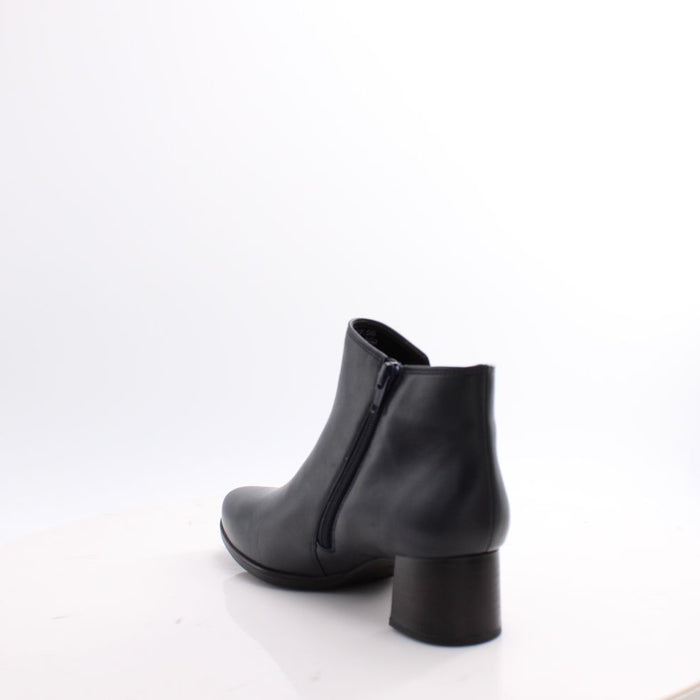 72.827 GABOR BOOTS 25