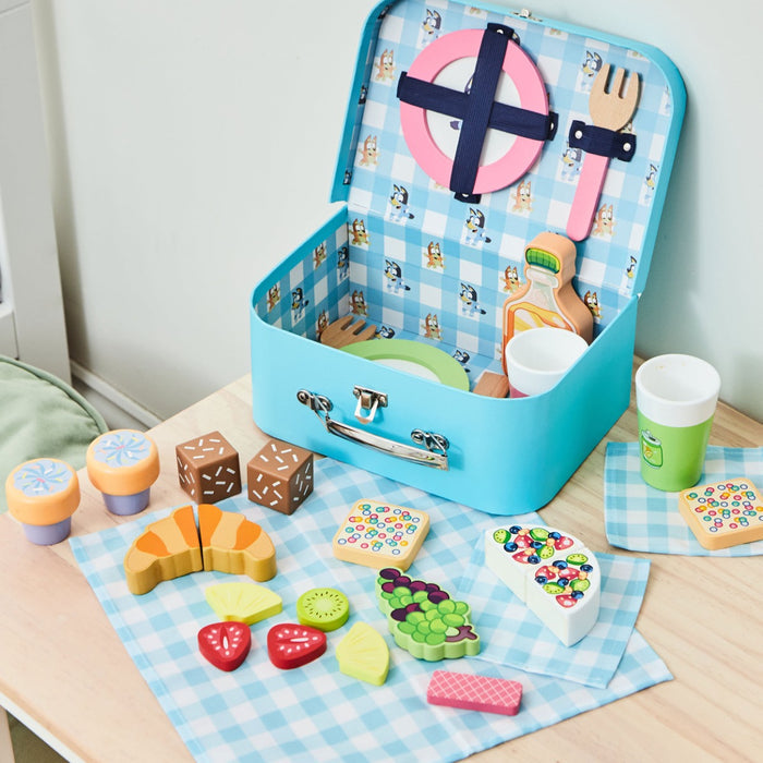 8th Wonder Personalised Bluey Wooden 26 Piece Picnic Playset