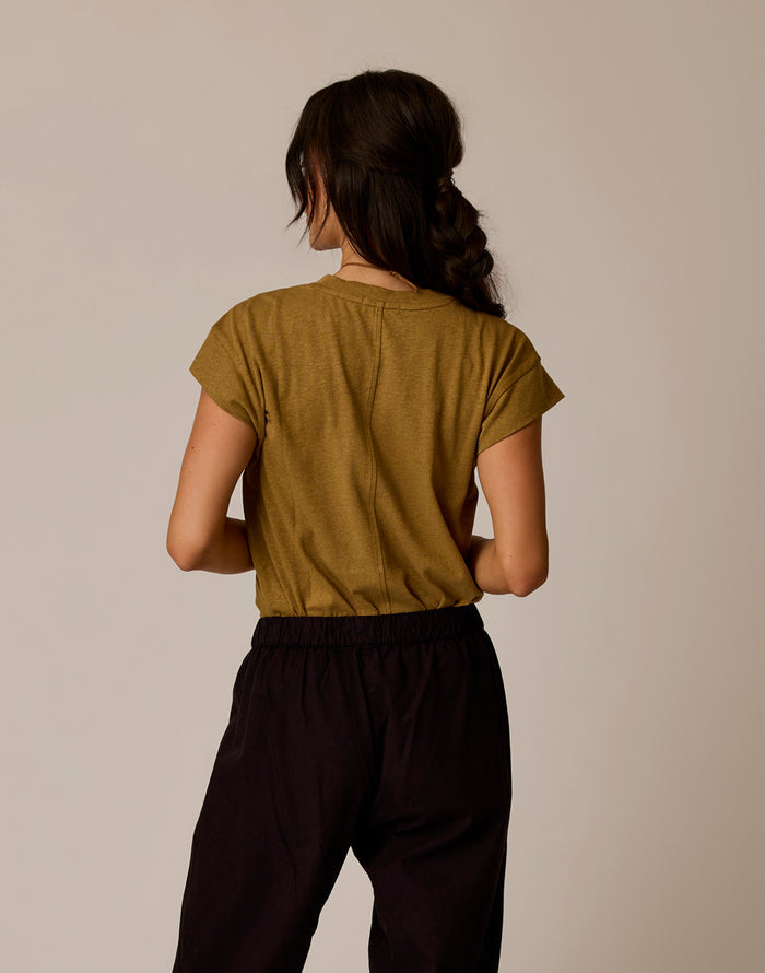 Astrid Hemp Tee: Golden