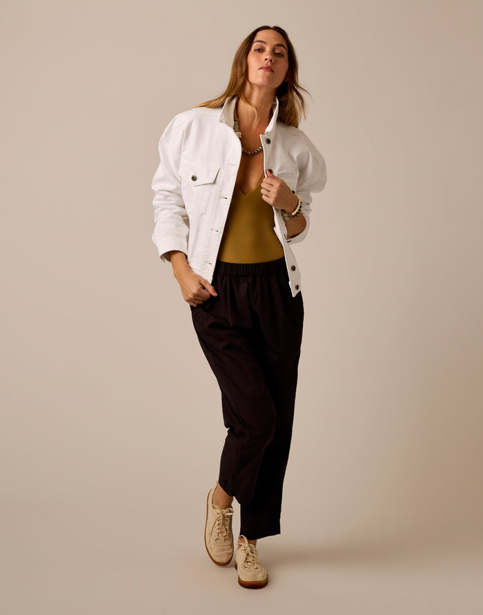 Axel Trucker: White