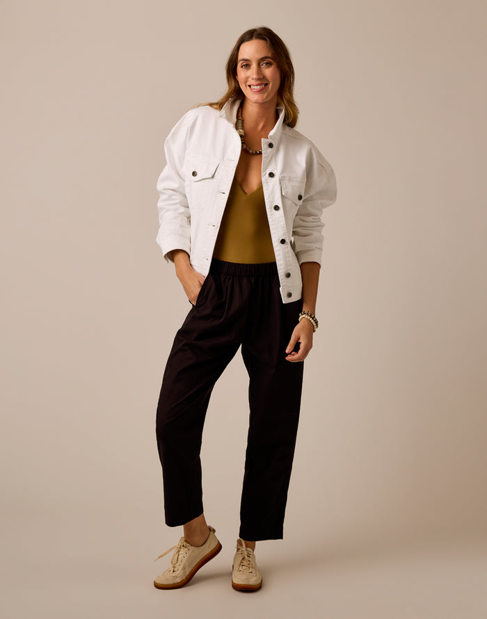 Axel Trucker: White