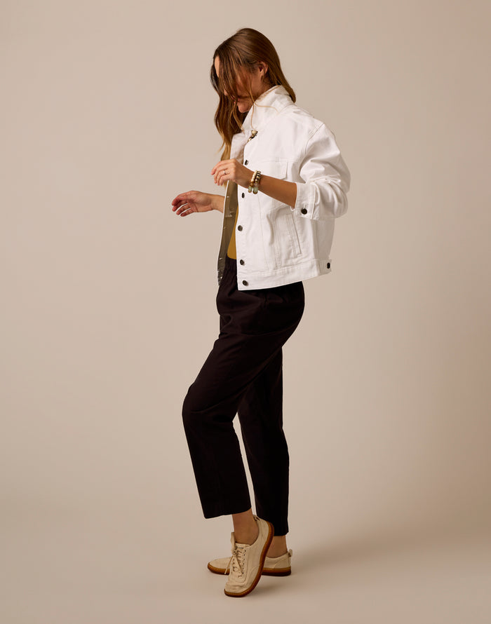 Axel Trucker: White