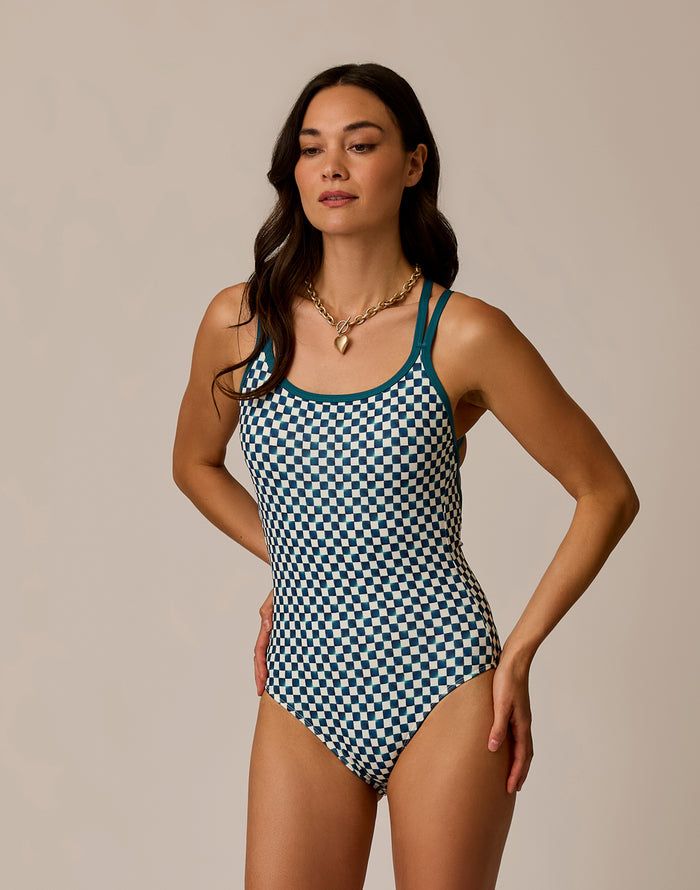 Beacon One Piece: Surfside w. Nightdive