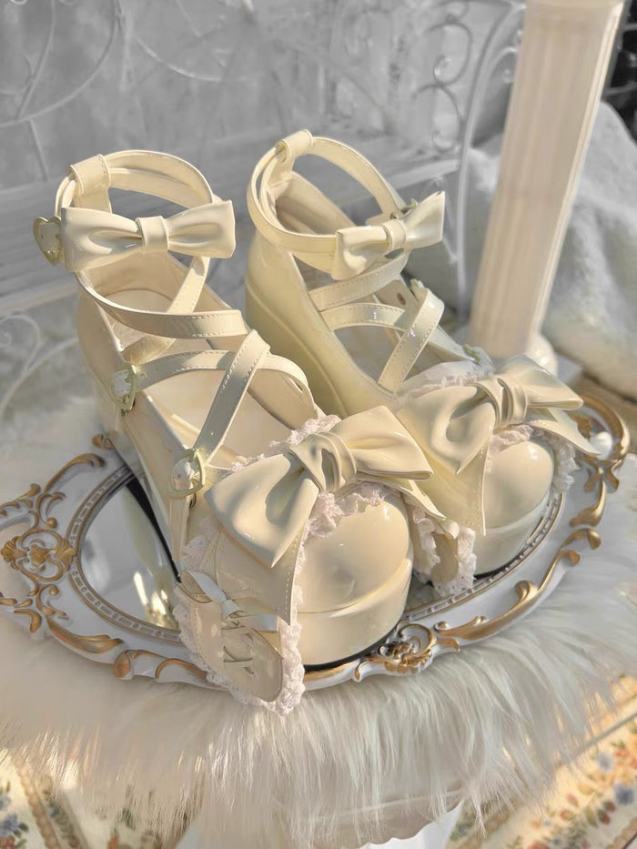 ♡ Bunny Tells ♡ - Platform Heels