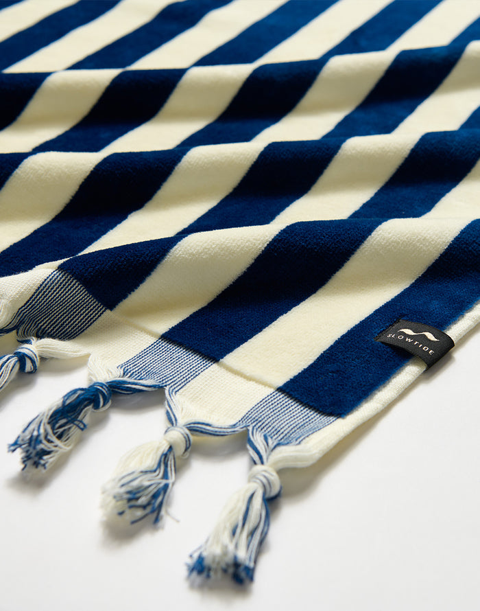 Cabana Fringe Premium Woven Towel: Deep Pool
