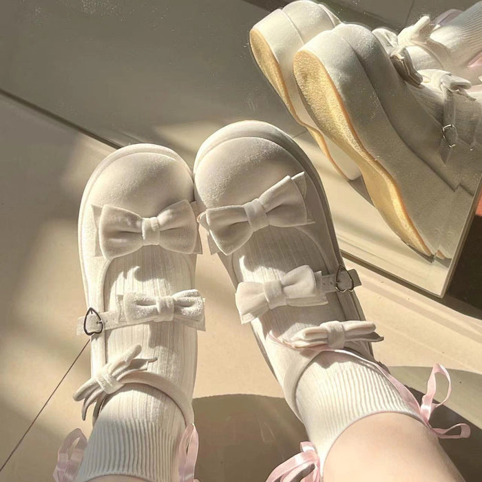 White / 5