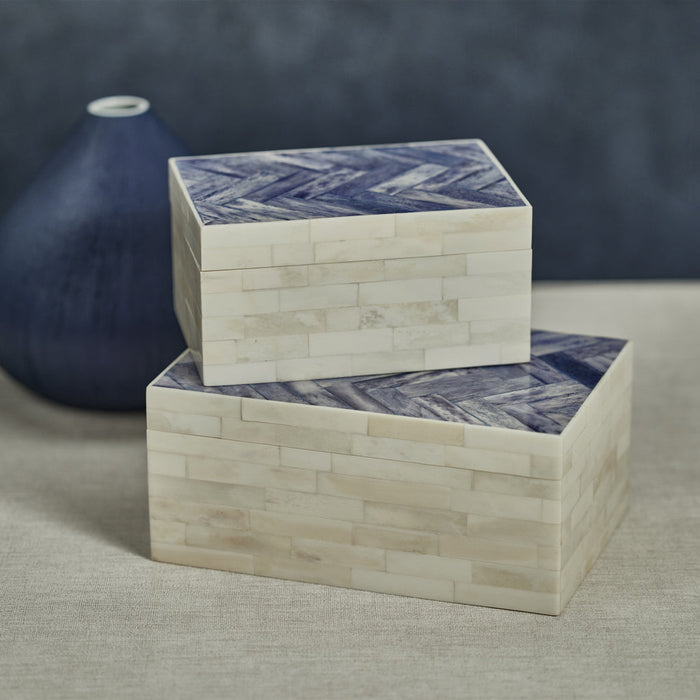 Côte d'Ivoire White Bone Box w/Blue Herringbone Pattern - Boxes by Carlyle Avenue