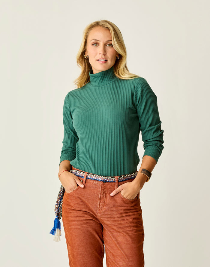 Denise Turtleneck: Bistro