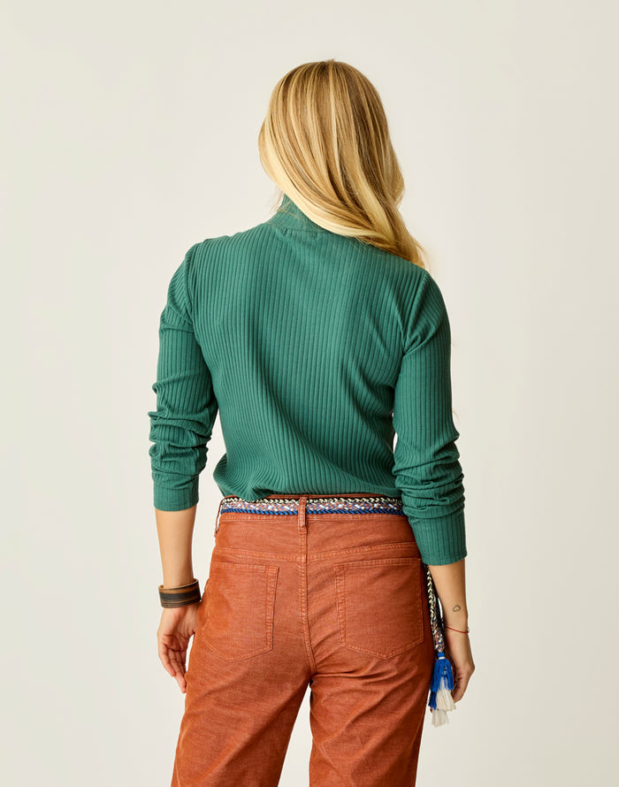 Denise Turtleneck: Bistro