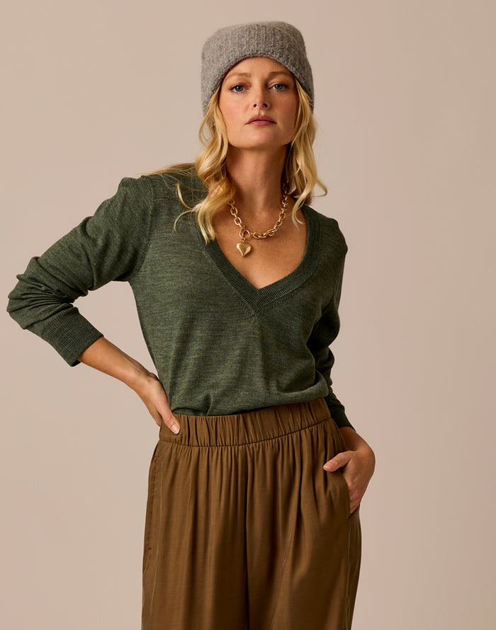 Juliet V-Neck Sweater: Hazel Heather