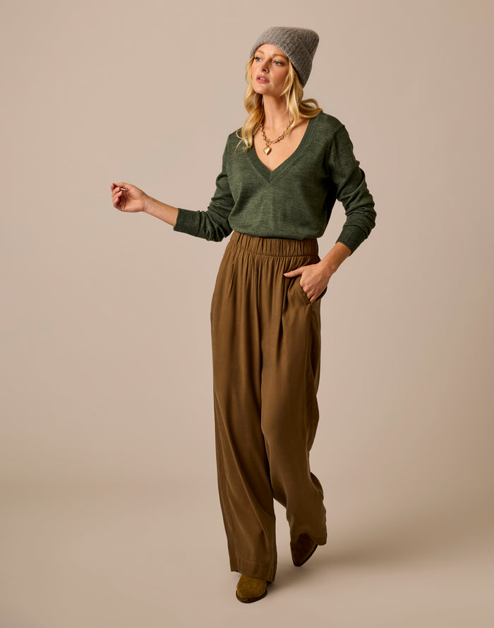 Juliet V-Neck Sweater: Hazel Heather