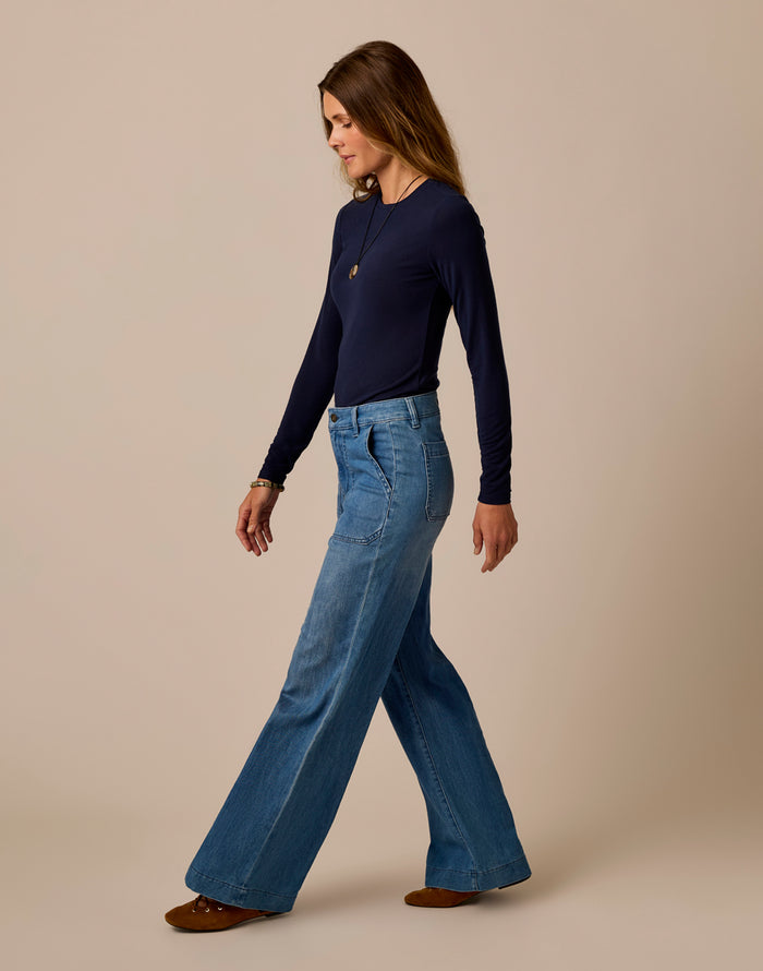 Lea Tissue Crewneck: Navy