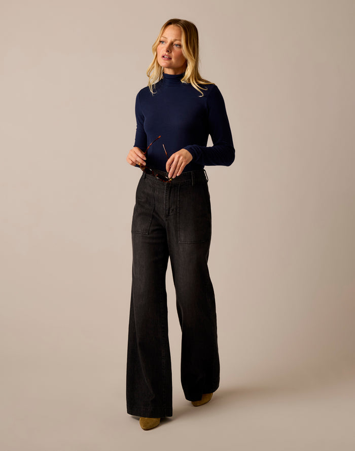 Lea Tissue Turtleneck: Navy