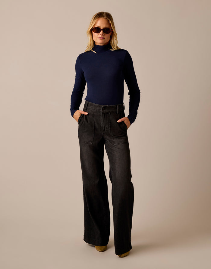 Lea Tissue Turtleneck: Navy