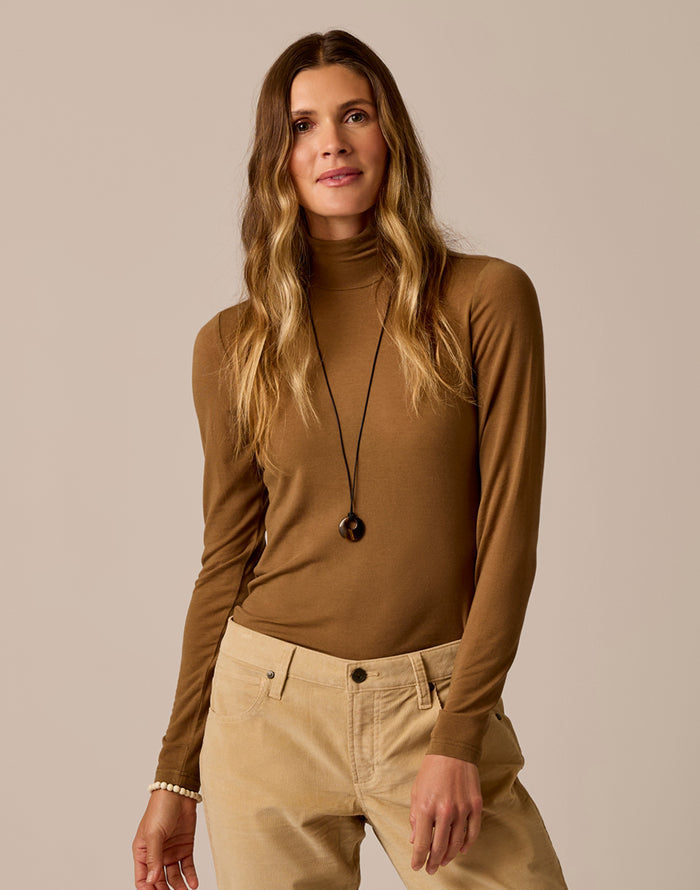 Lea Tissue Turtleneck: Walnut