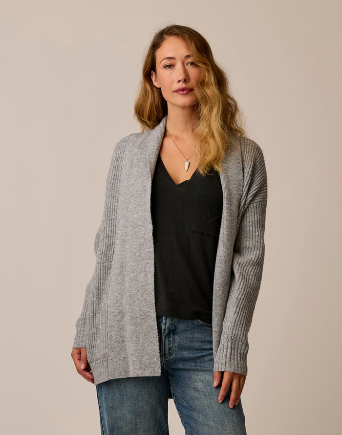 Lea Tissue V-Neck: Black