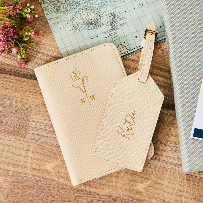Personalised Birth Flower Oyster Travel Set by Made Yours