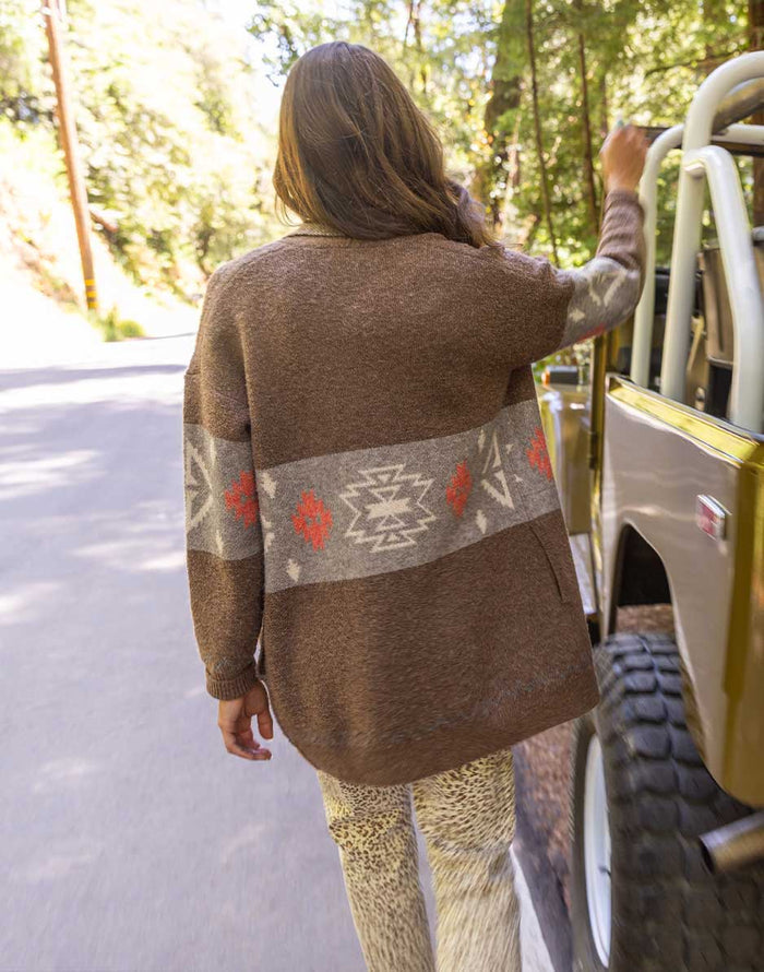 Priya Jacquard Topper: Sumac Pattern