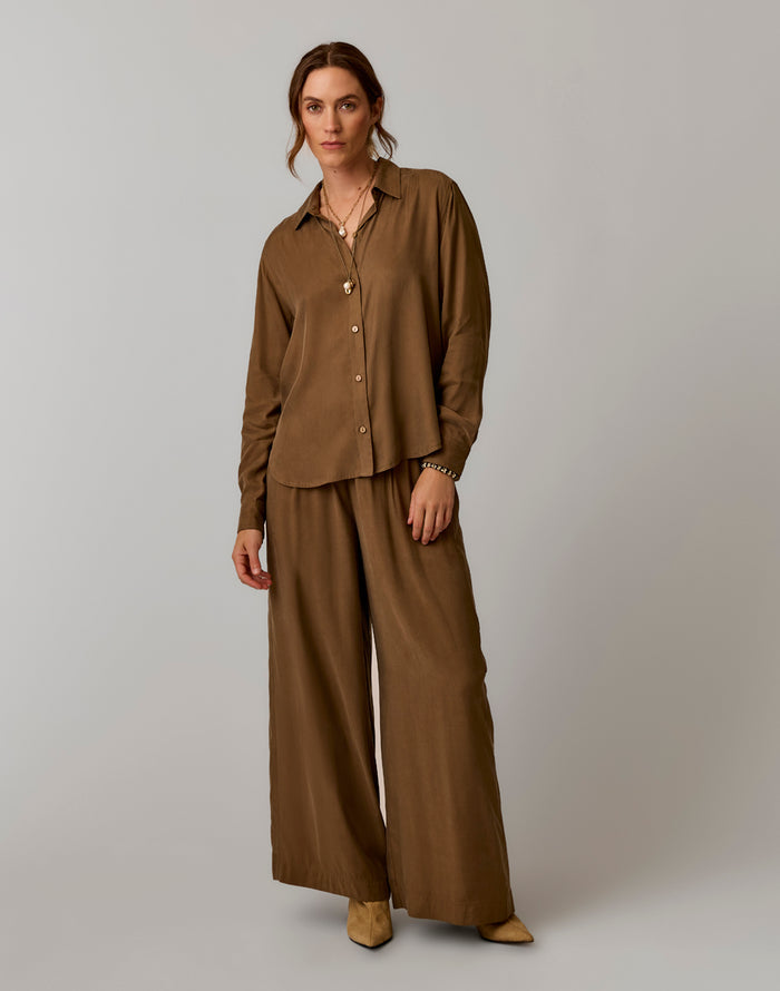 Tia Kindsilk Pant: Teak