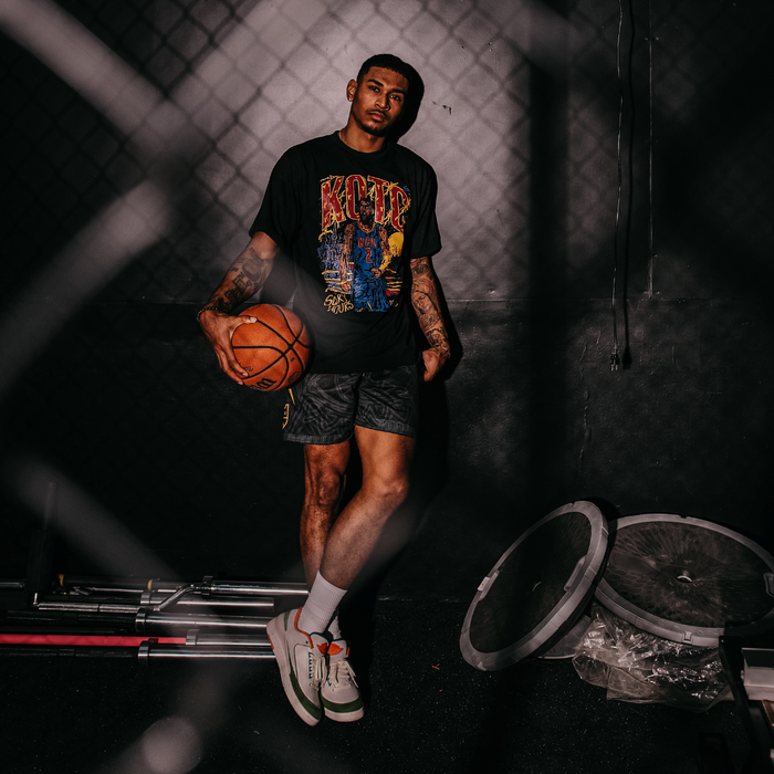 "Untucked Kyrie" T-Shirt / "Hamsa Hand" Mesh Shorts
