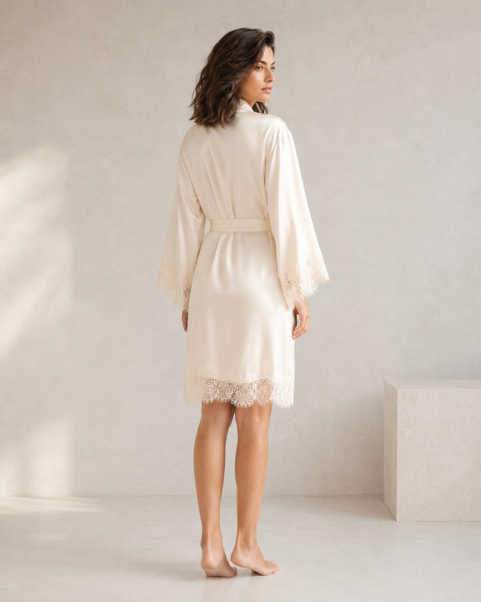 VELSÉE 19 Momme Silk Cami and Lace Robe Set