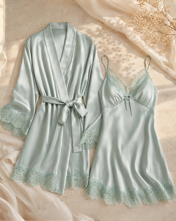 VELSÉE 19 Momme Silk Cami and Lace Robe Set