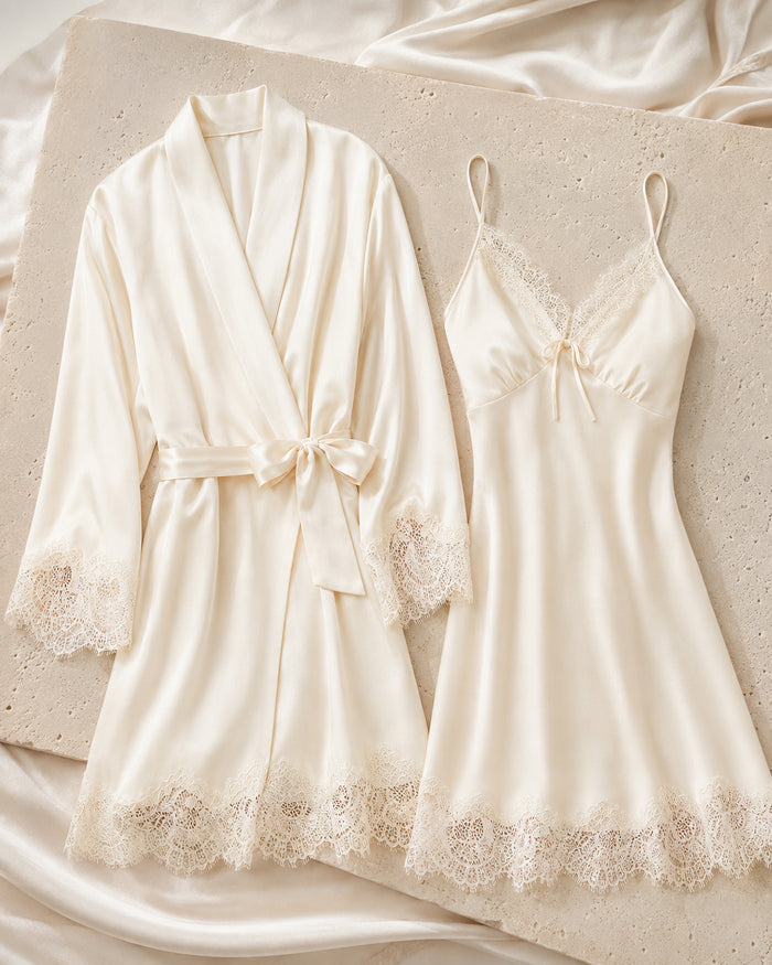 VELSÉE 19 Momme Silk Cami and Lace Robe Set