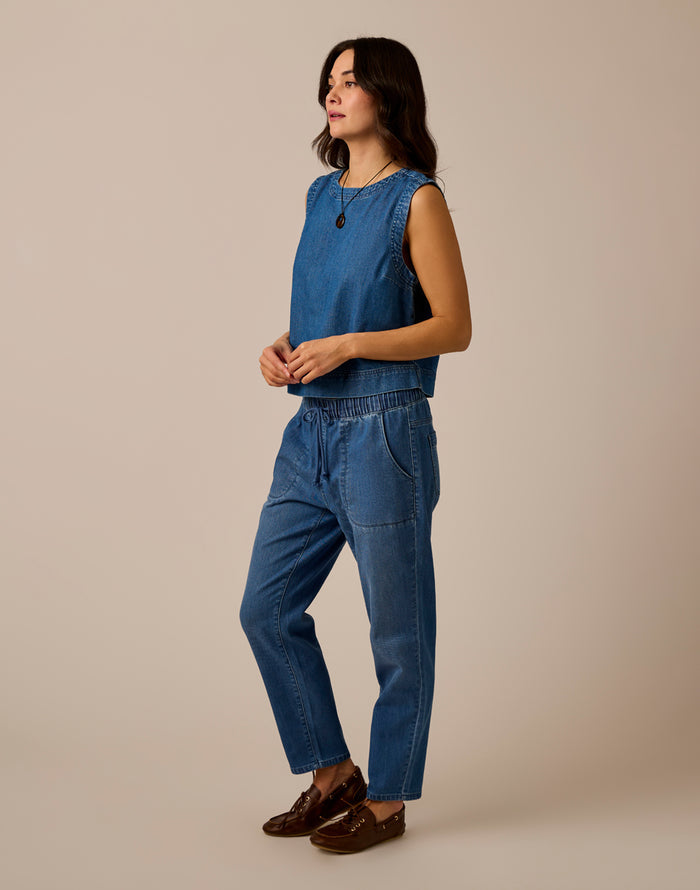 Zoe Lightweight Denim Pant: Magnolia