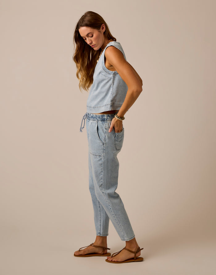 Zoe Lightweight Denim Pant: Savannah